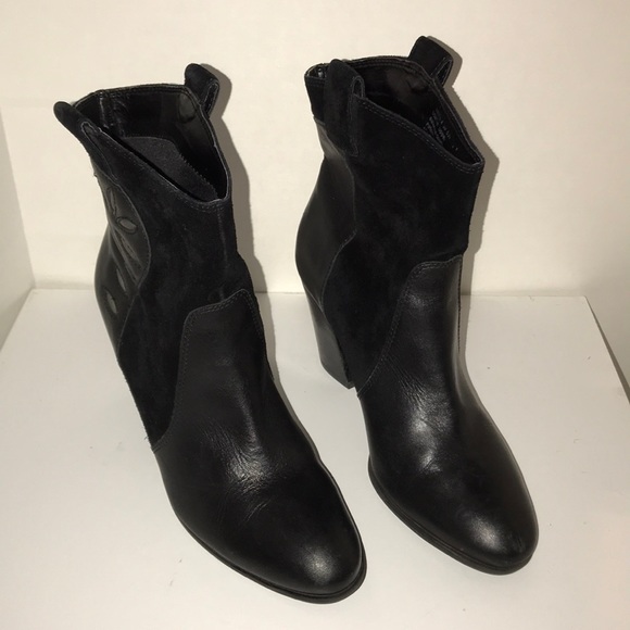 naturalizer emilia boot